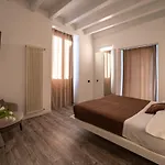 Diffuso Vulcano Village فندق مبيت وإفطار Castro (Lombardy)