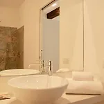 Diffuso Vulcano Village فندق مبيت وإفطار Castro (Lombardy)