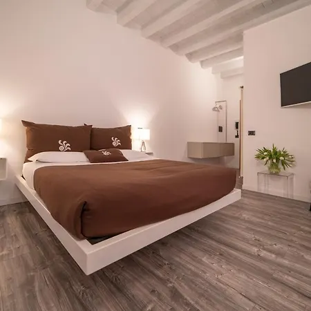 Diffuso Vulcano Village 4* Castro (Lombardy)