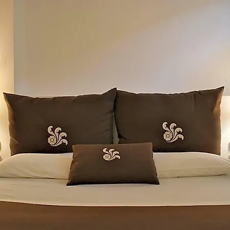 Diffuso Vulcano Village 4* Castro (Lombardy)