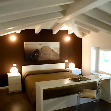 Bed and breakfast Diffuso Vulcano Village Castro (Lombardy)