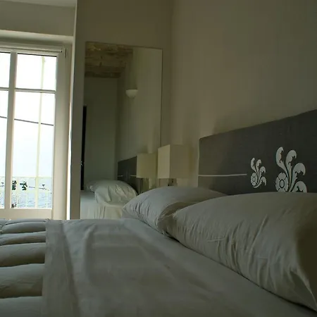 Bed & Breakfast Diffuso Vulcano Village Castro (Lombardy)