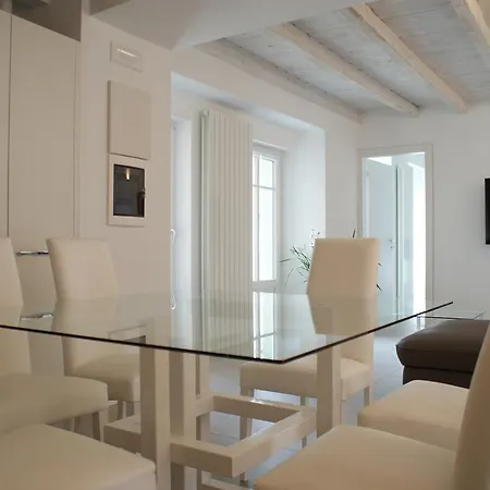 Diffuso Vulcano Village Bed & Breakfast Castro (Lombardy)